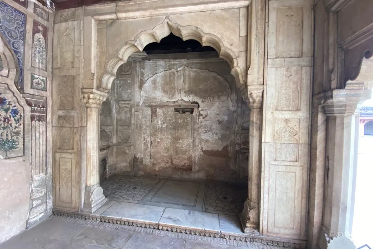 Lahore Old City Heritage & Food Walk image 2