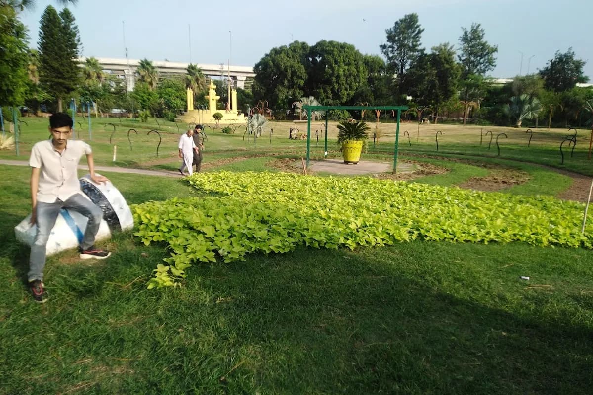 Rawalpindi Heritage & Bazaars Cultural Day Tour image 2