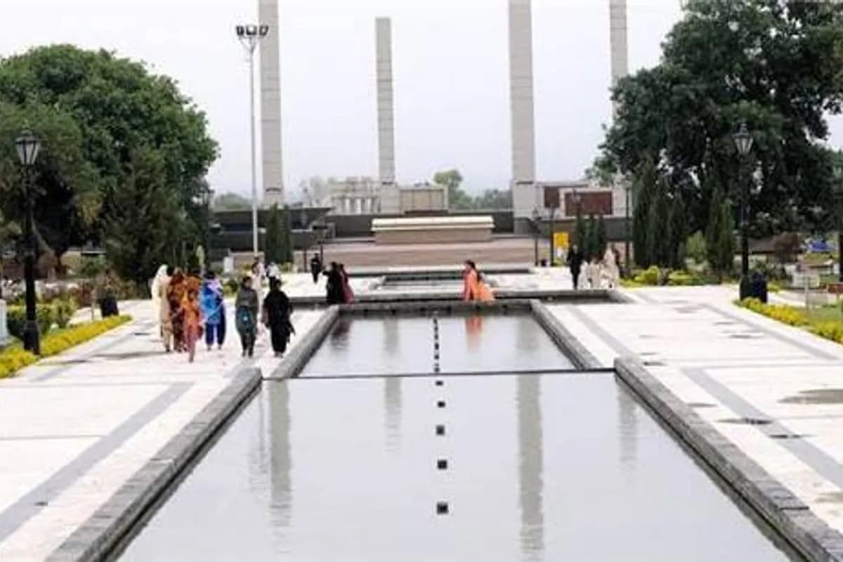 Rawalpindi Heritage & Bazar Walking Tour image 1