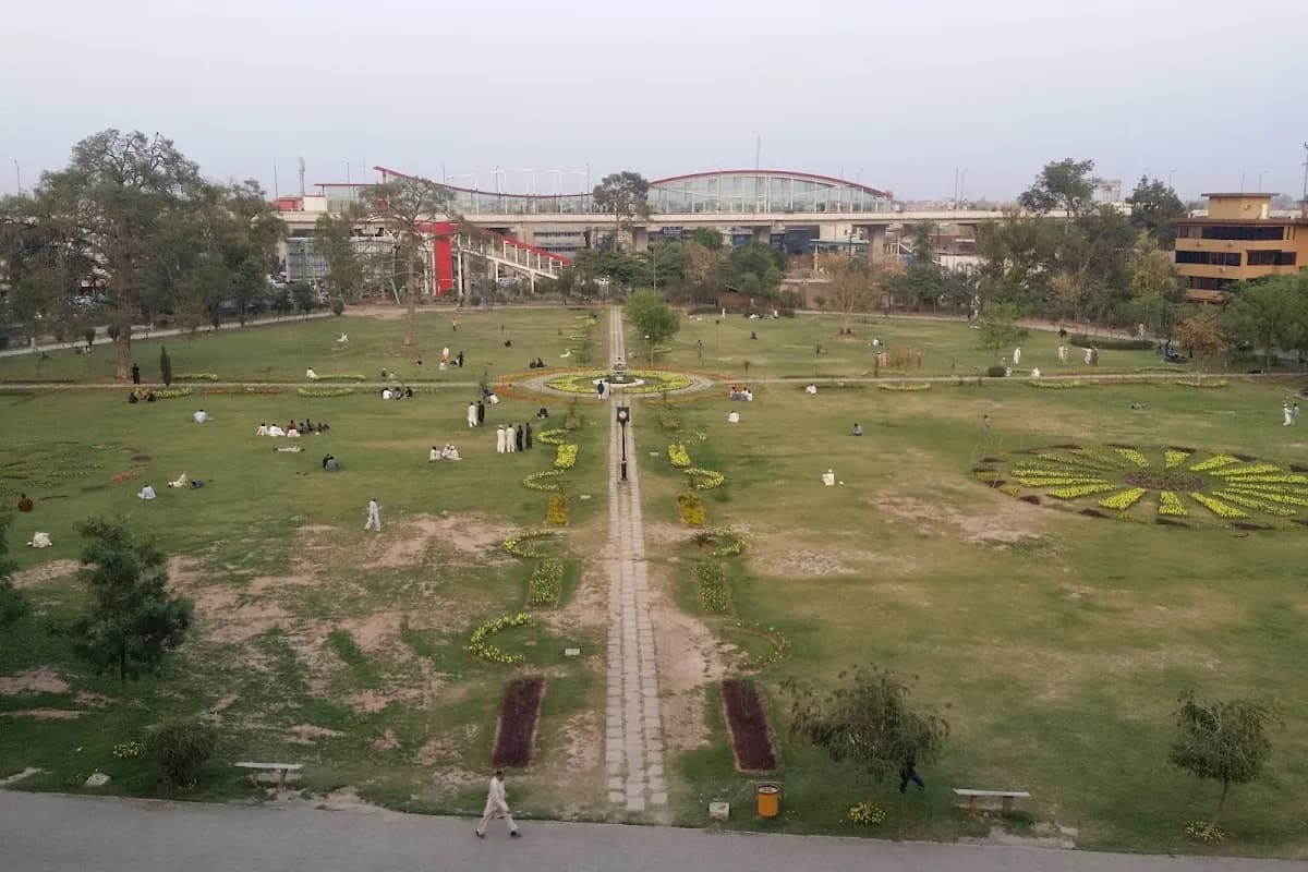 Rawalpindi Heritage and Bazaar Discovery image 1
