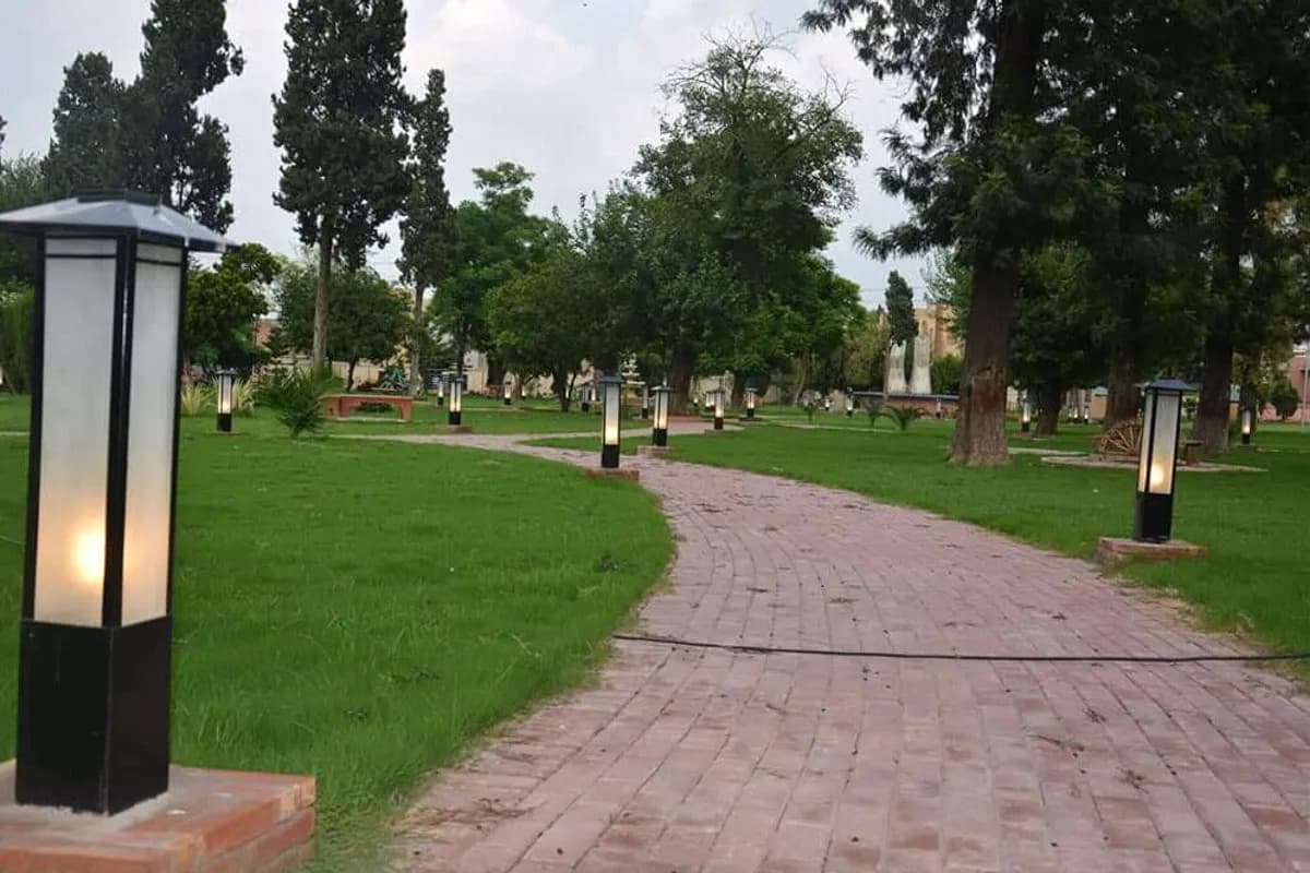 Rawalpindi Heritage and Bazaar Discovery image 3