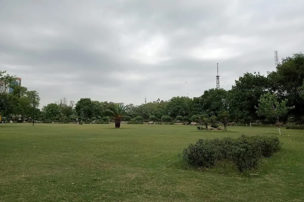 Faisalabad Heritage and Textile Day Tour image 2