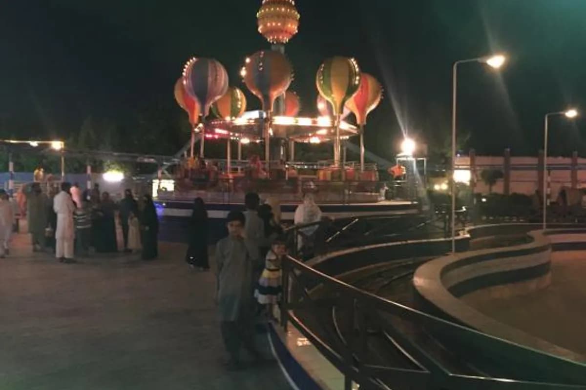 Faisalabad Heritage and Textile Day Tour image 3