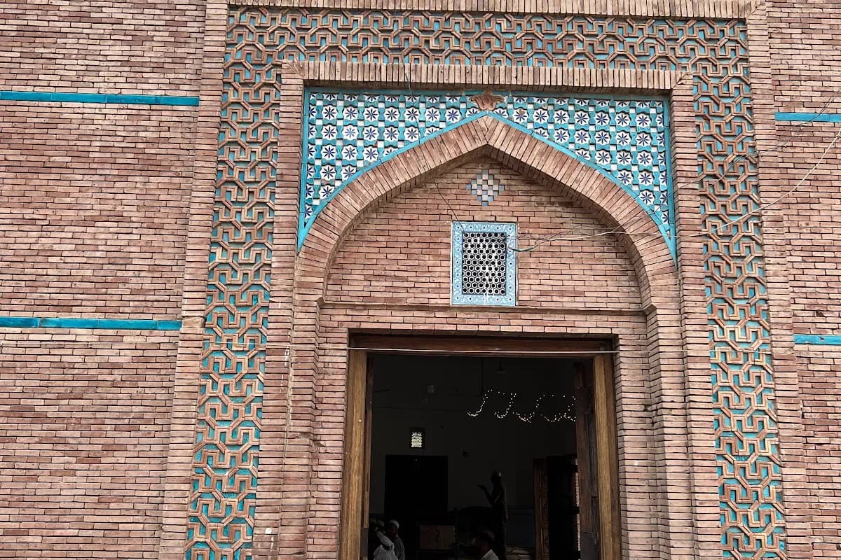 Multan Heritage & Sufi Shrines 2-Day Tour image 1