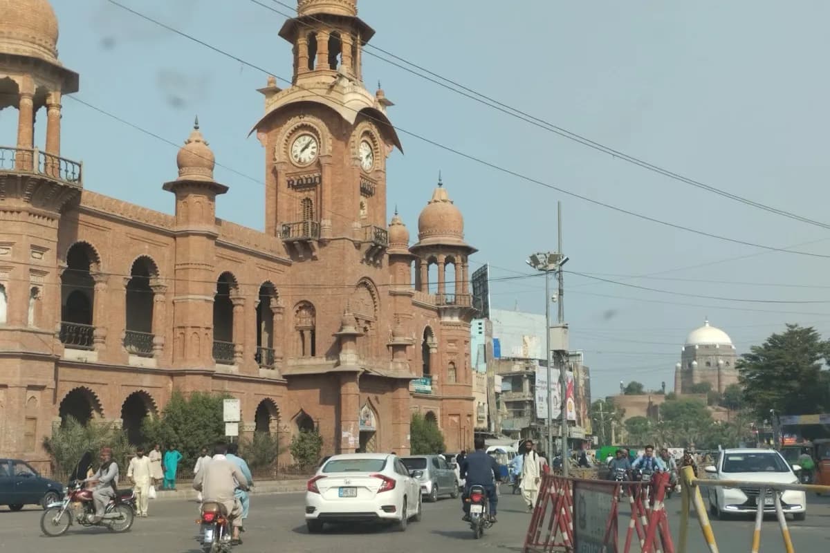 Multan City Heritage & Sufi Shrine 2-Day Tour image 2