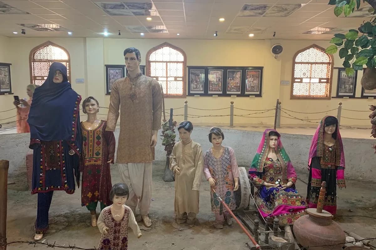 Multan City Heritage & Sufi Shrine 2-Day Tour image 3