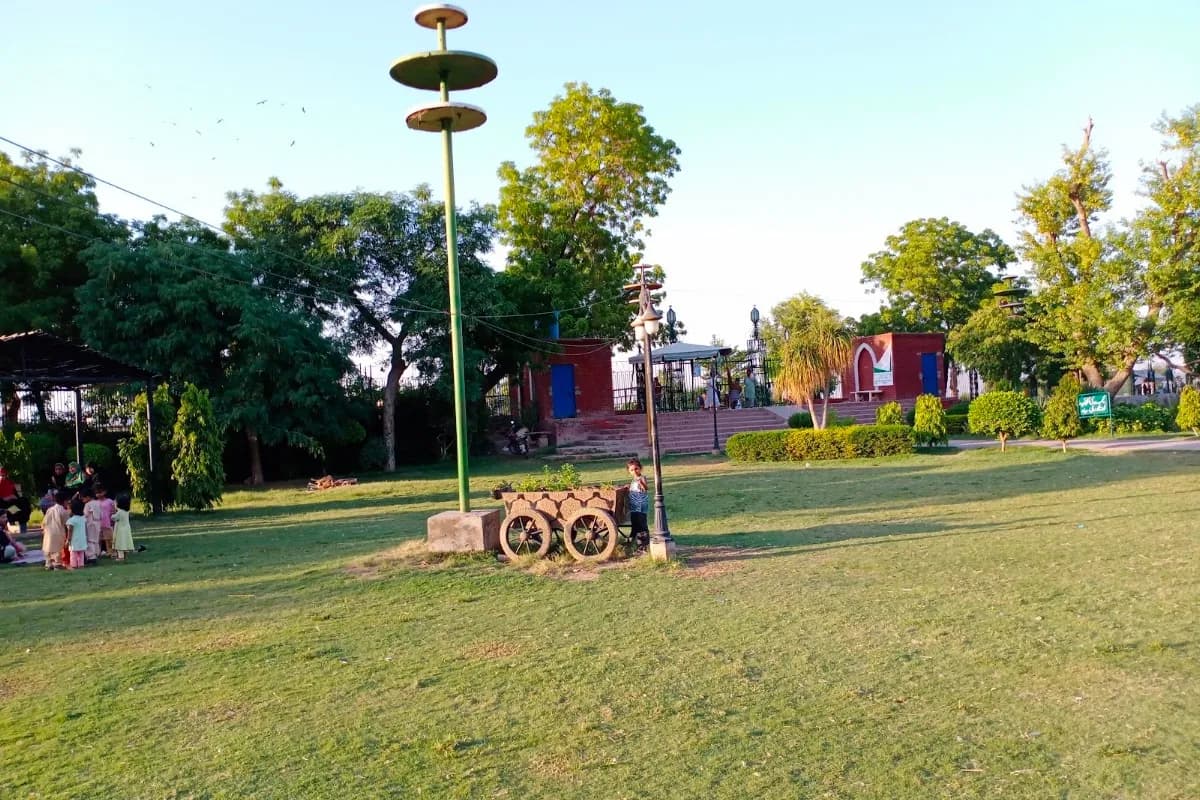 Multan City of Saints Cultural Journey image 2