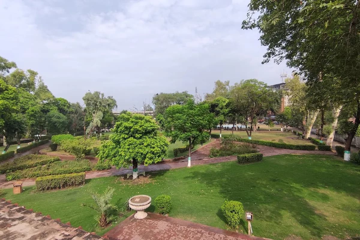 Gujranwala Culinary and Heritage Discovery image 1