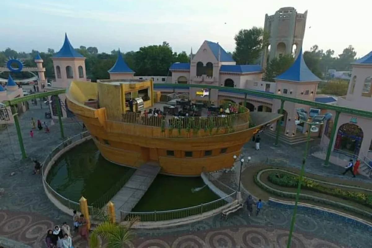 Bahawalpur Royal Heritage & Desert Safari Experience image 1