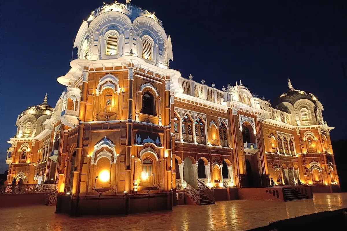 Bahawalpur Royal Heritage & Desert Safari Experience image 2
