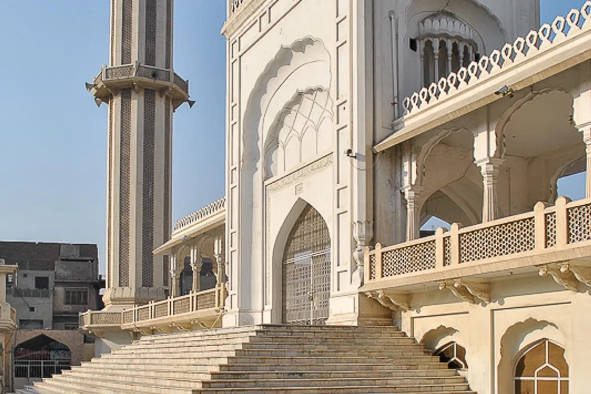 Bahawalpur Royal Heritage & Desert Safari Experience image 3