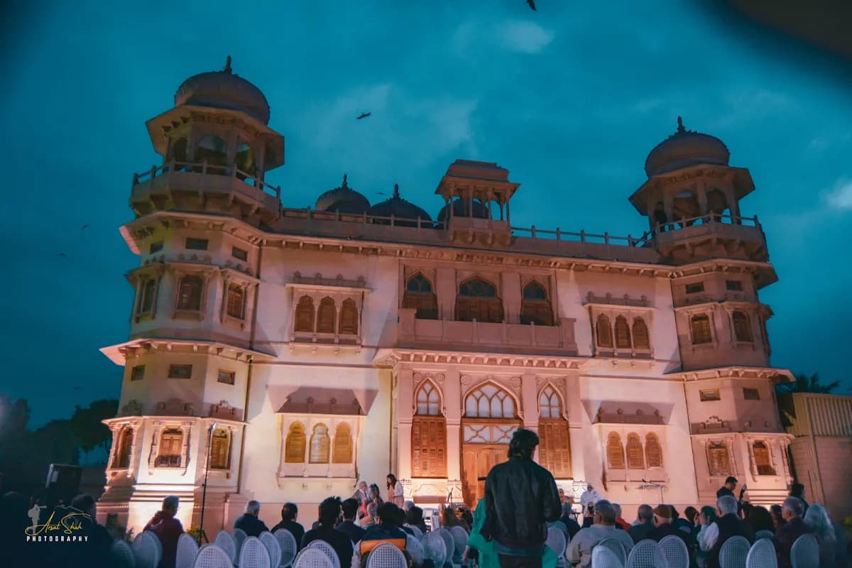 Karachi Heritage & Coastal Breeze Tour image 3