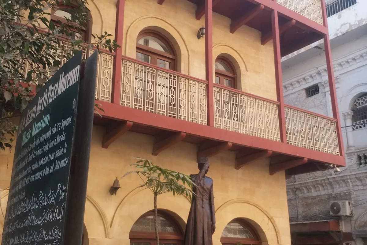 Karachi Heritage & Coastal Breeze Tour image 3