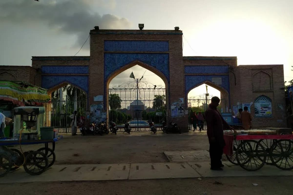 Thatta Historical & Eco-Heritage 2-Day Expedition image 1