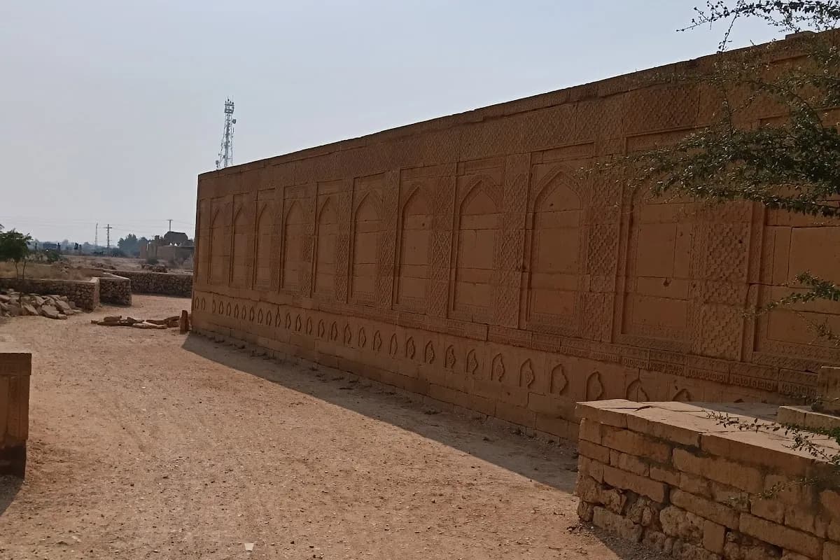 Thatta Historical & Eco-Heritage 2-Day Expedition image 2
