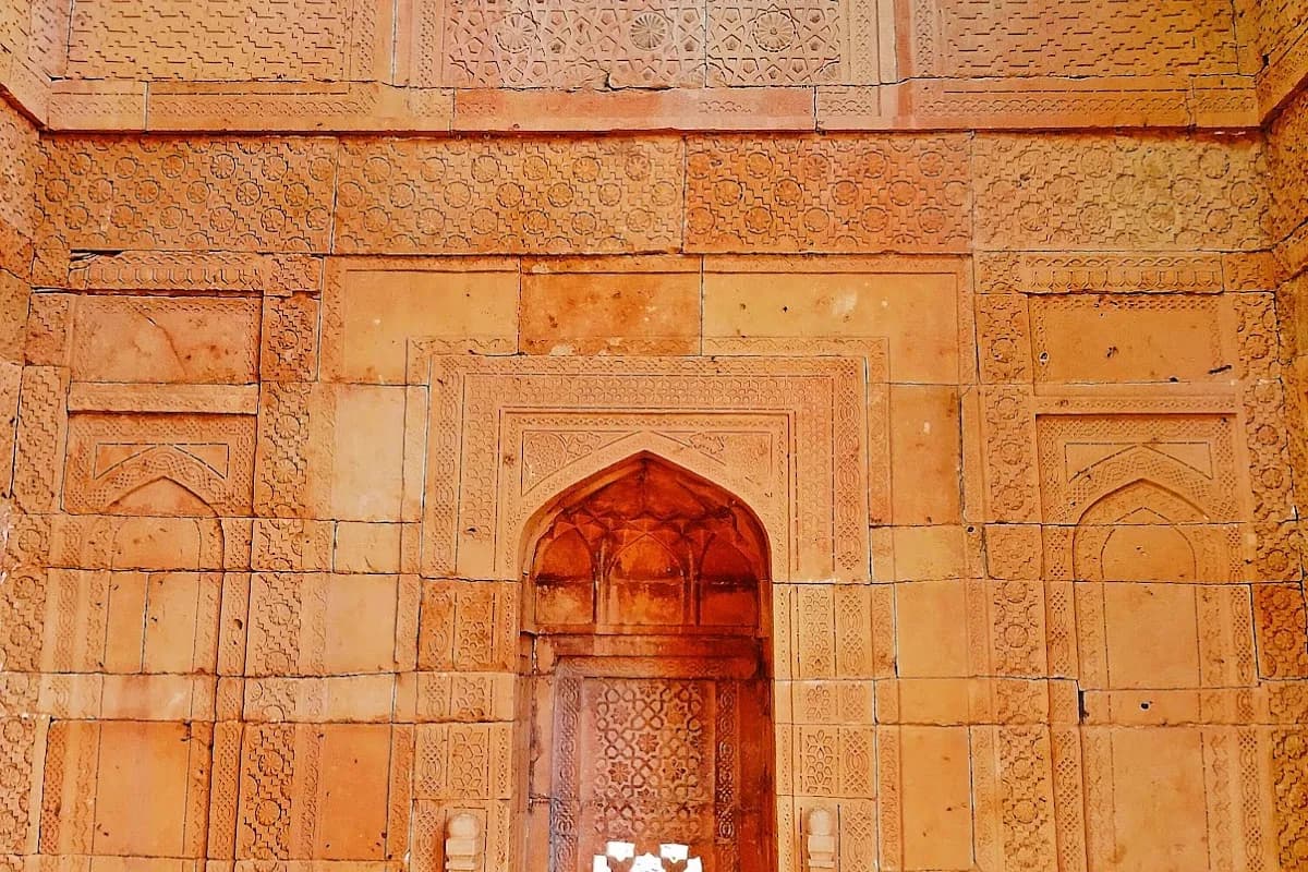Thatta Historical & Coastal Day Tour image 3