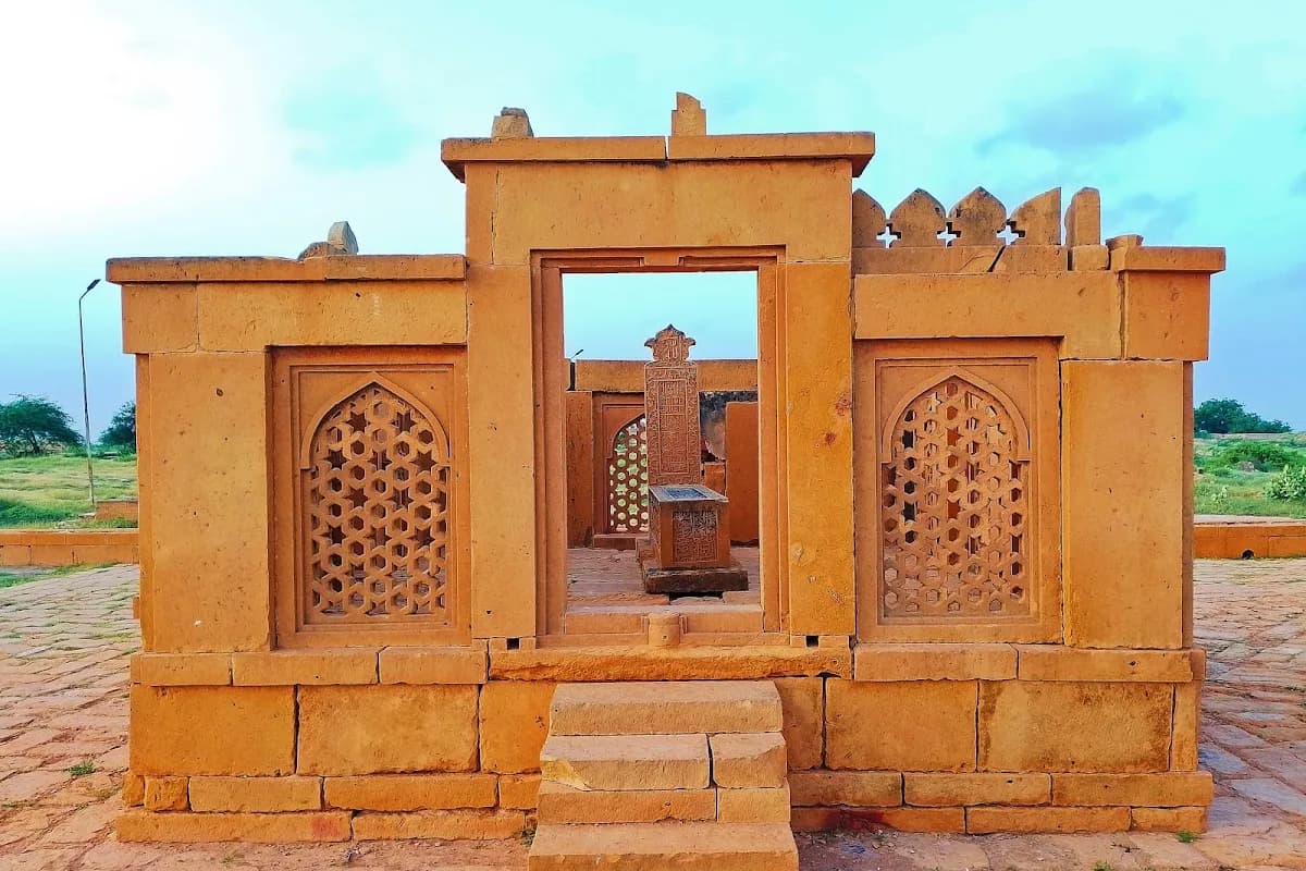Thatta Historical & Lake Adventure image 1