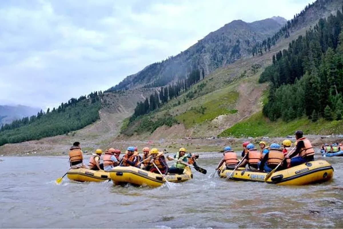 Naran Valley & Saif-ul-Malook 3-Day Nature Escape image 1