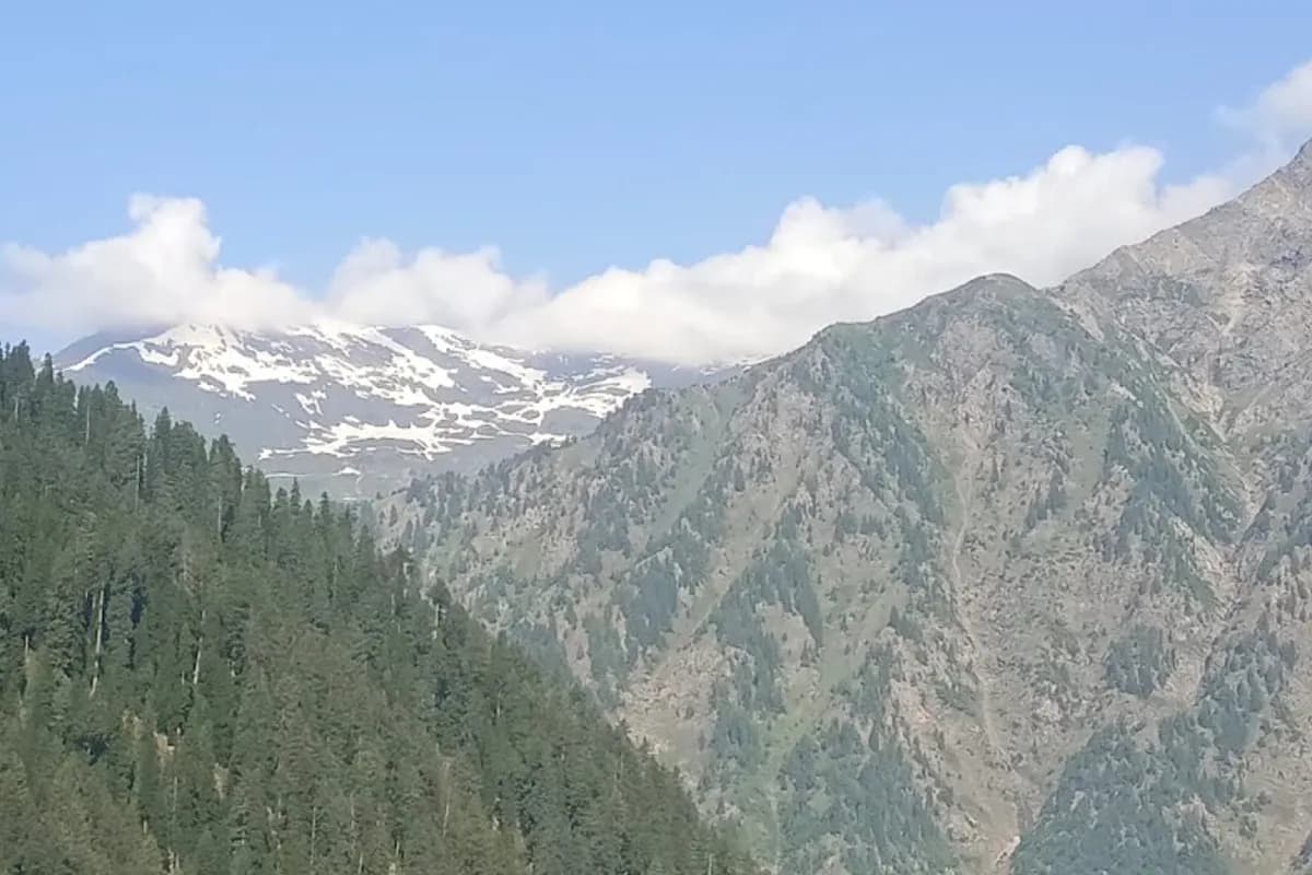 Naran & Lake Saif-ul-Malook Scenic Escape image 1