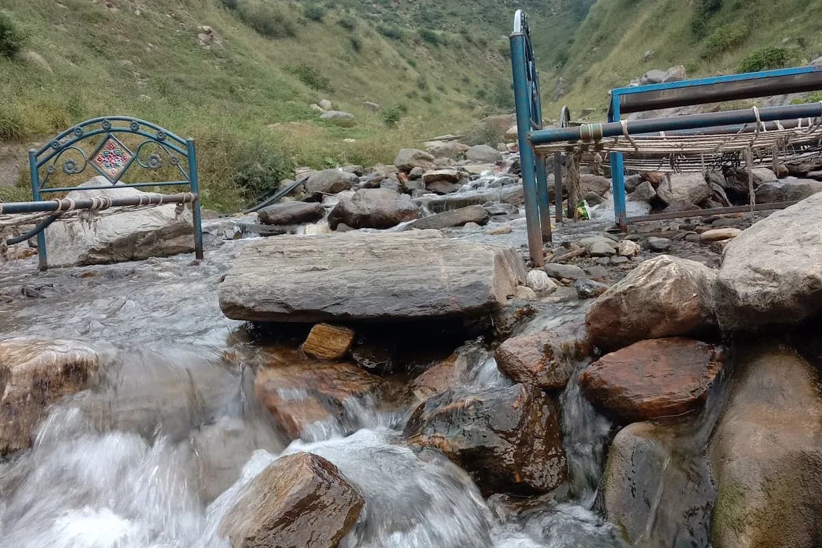Kaghan Valley & Lake Saif-ul-Malook Alpine Escape image 2