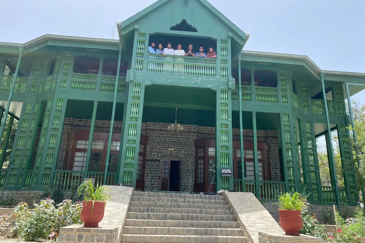 Ziarat Juniper Valley & Historic Retreat image 2