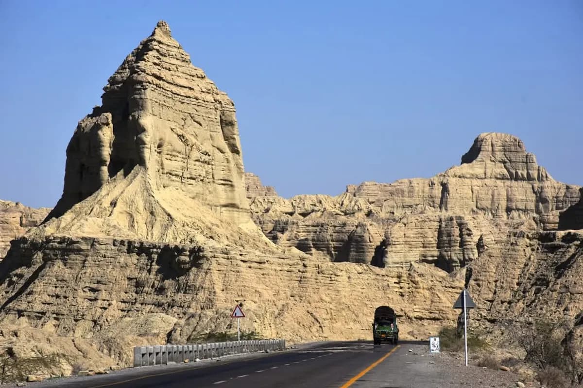 Hingol National Park 2-Day Desert & Coastal Safari image 3