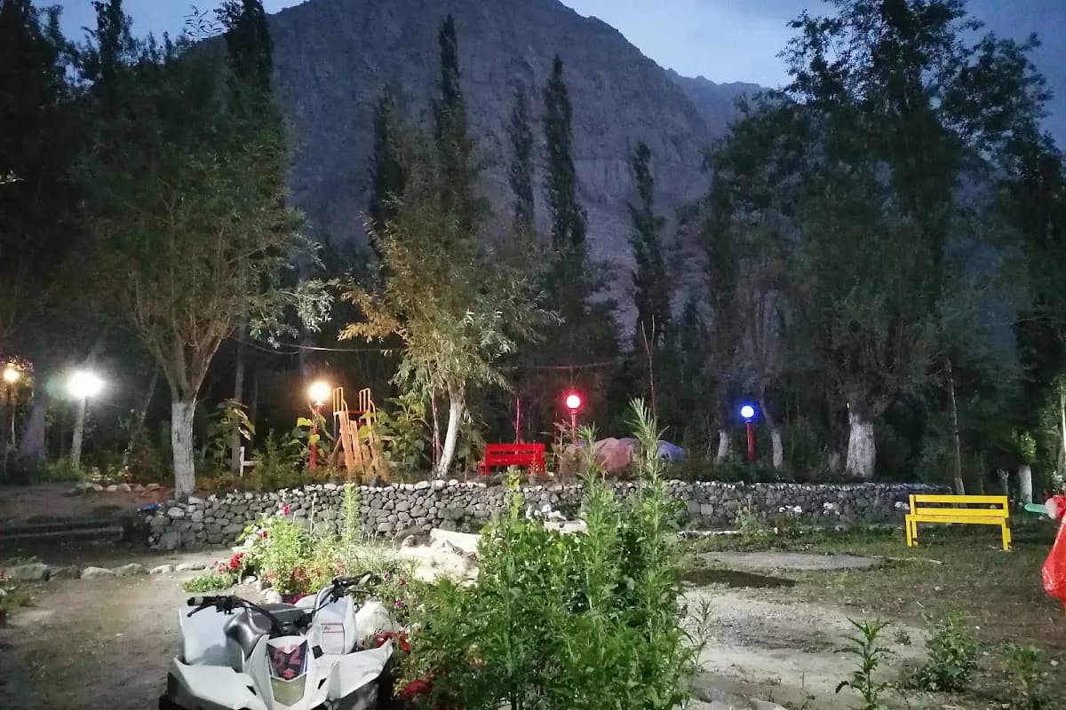 Skardu Lakes and Valleys Explorer image 2