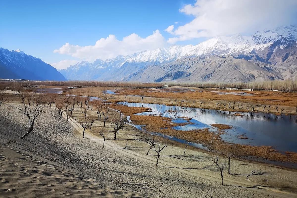 Skardu Majestic Peaks & Lakes 4-Day Expedition image 1