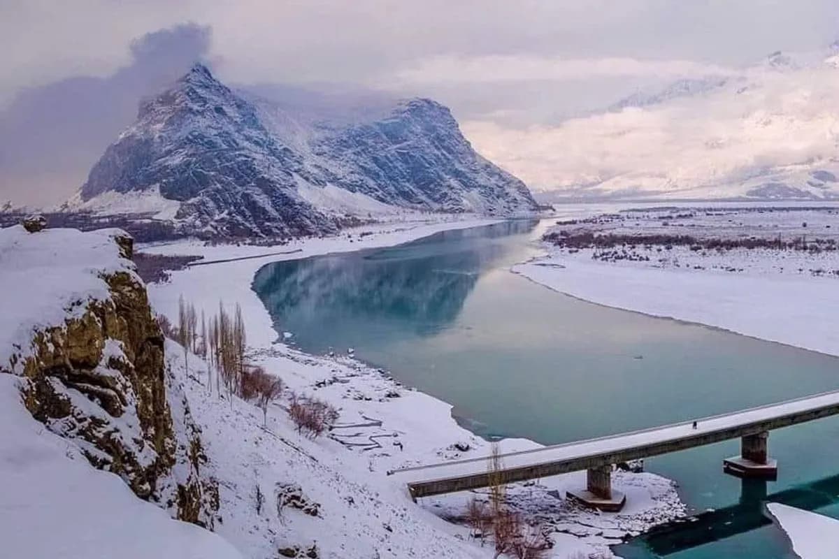 Skardu Paradise: 3-Day Lakes & Valleys Expedition image 1