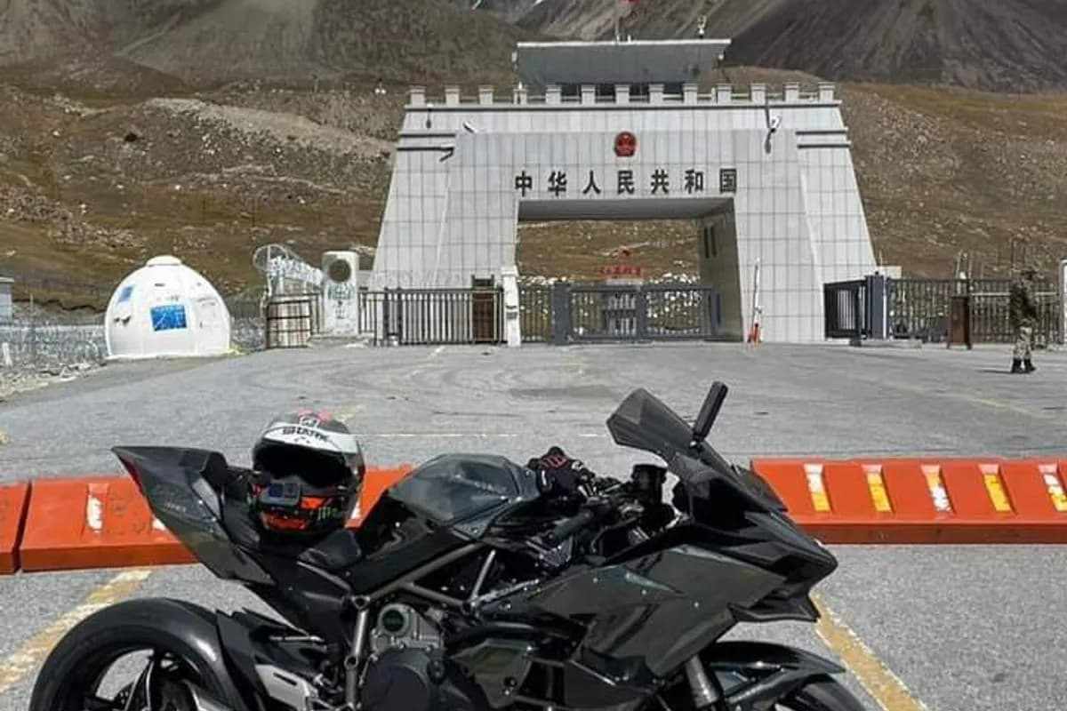 Khunjerab Pass & Border Adventure image 1