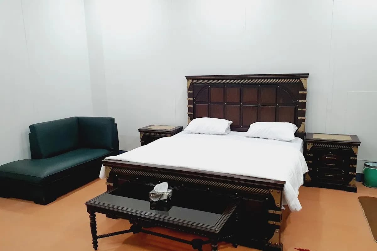 Hotel Grand Gujrat image 2