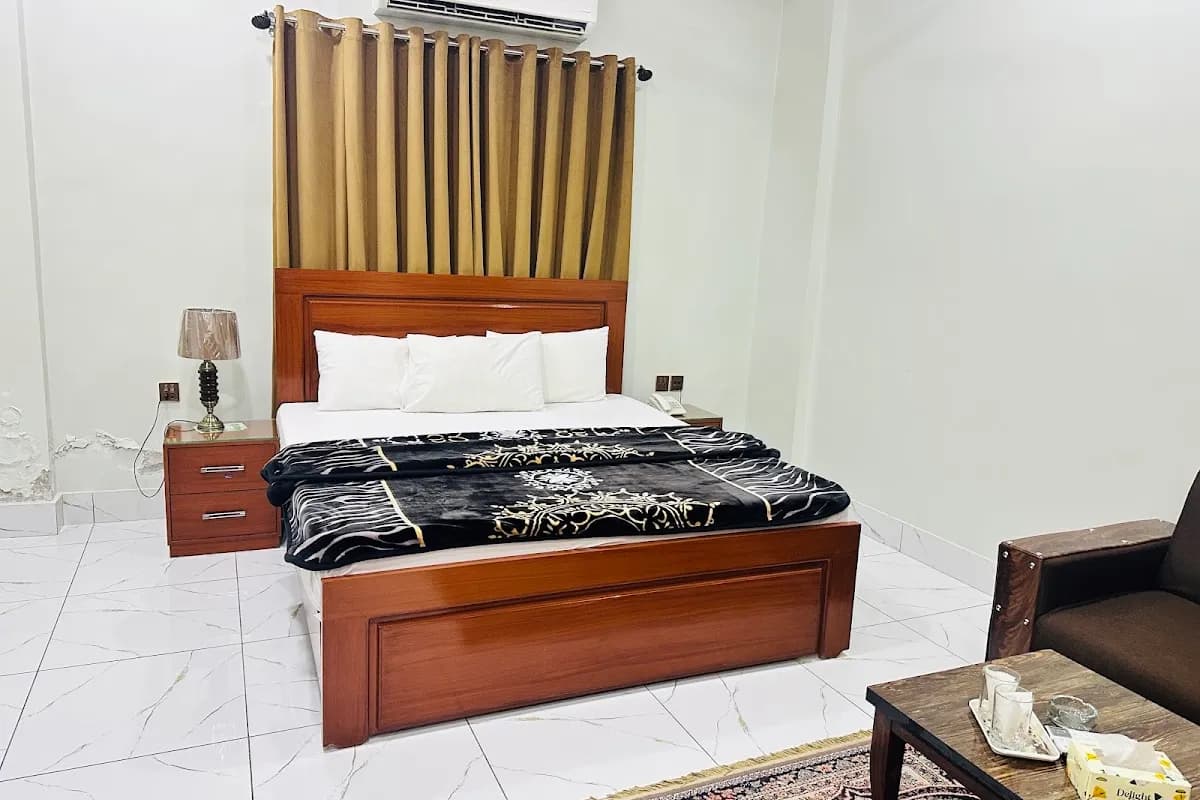 The Crown Hotel Sukkur