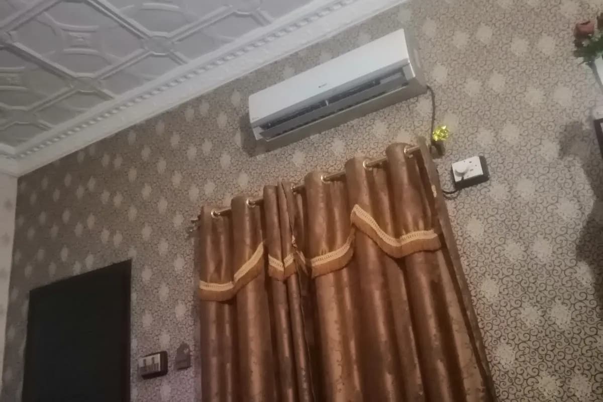 The Crown Hotel Sukkur image 3