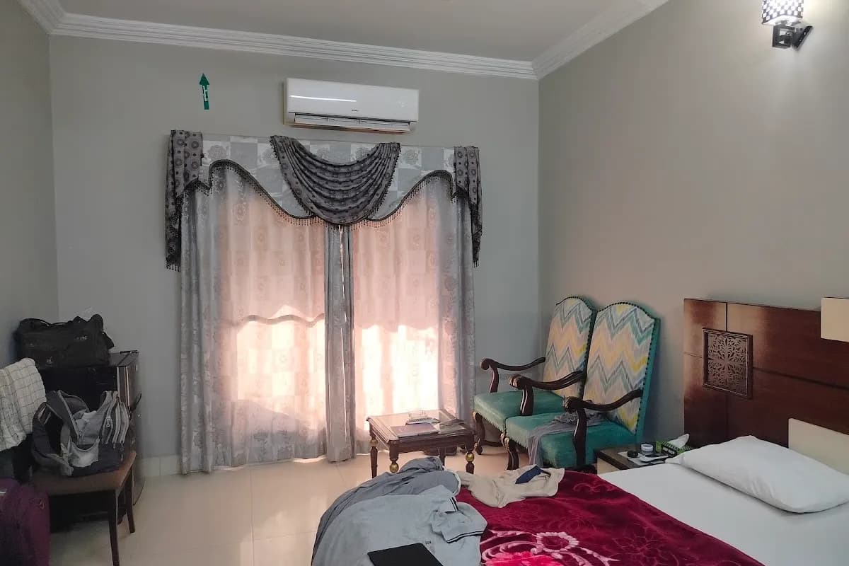 Indus Hotel Larkana image 1