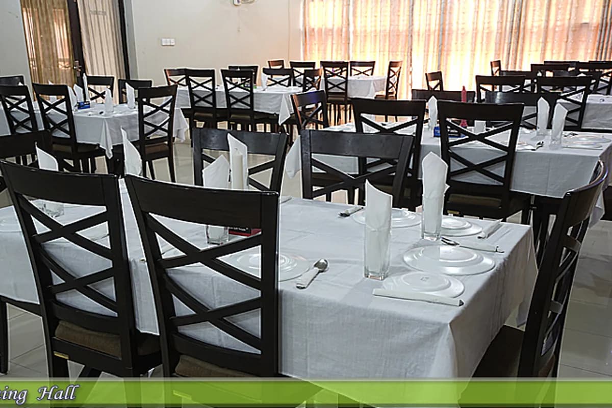 Indus Hotel Larkana image 2