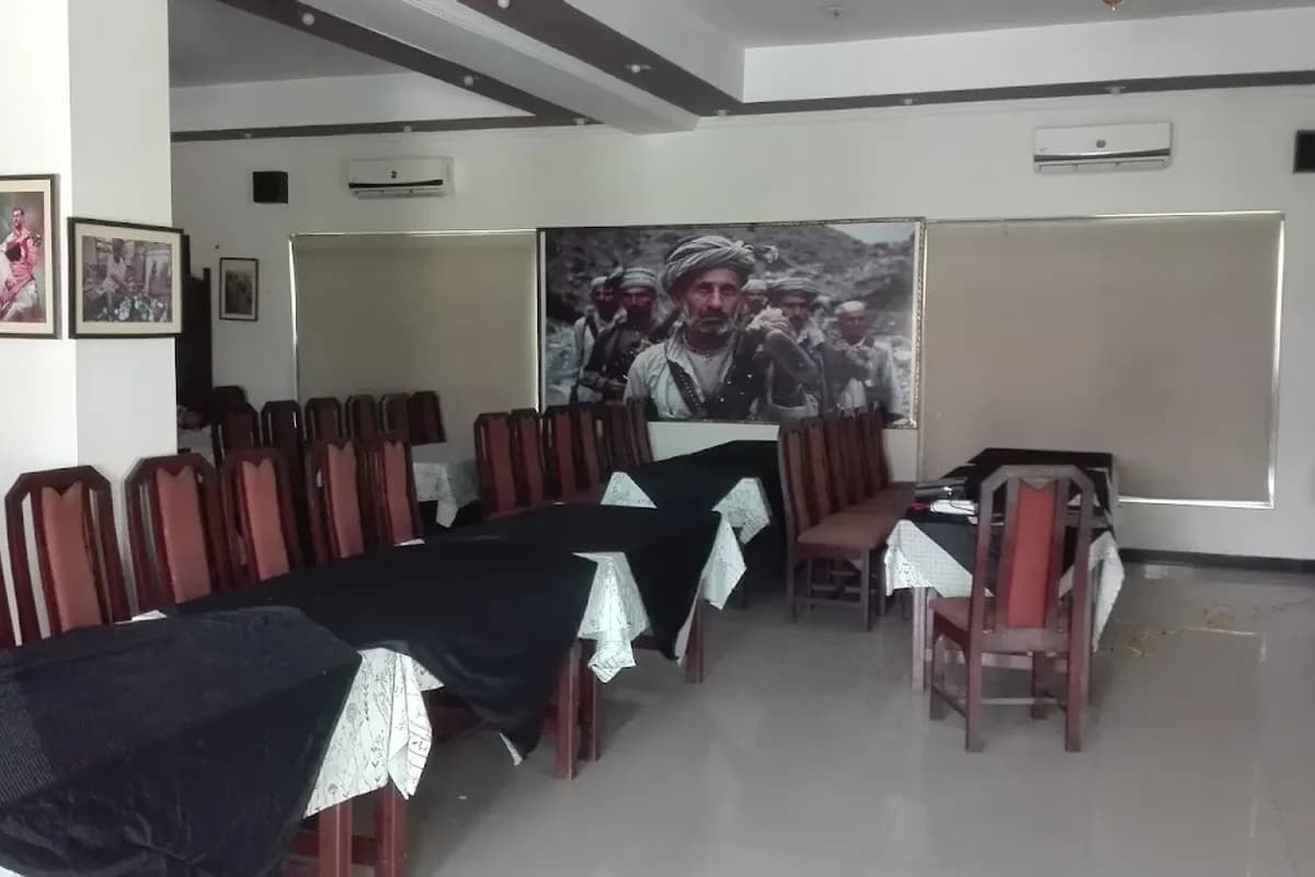 Grand Mardan Hotel & Resort image 3