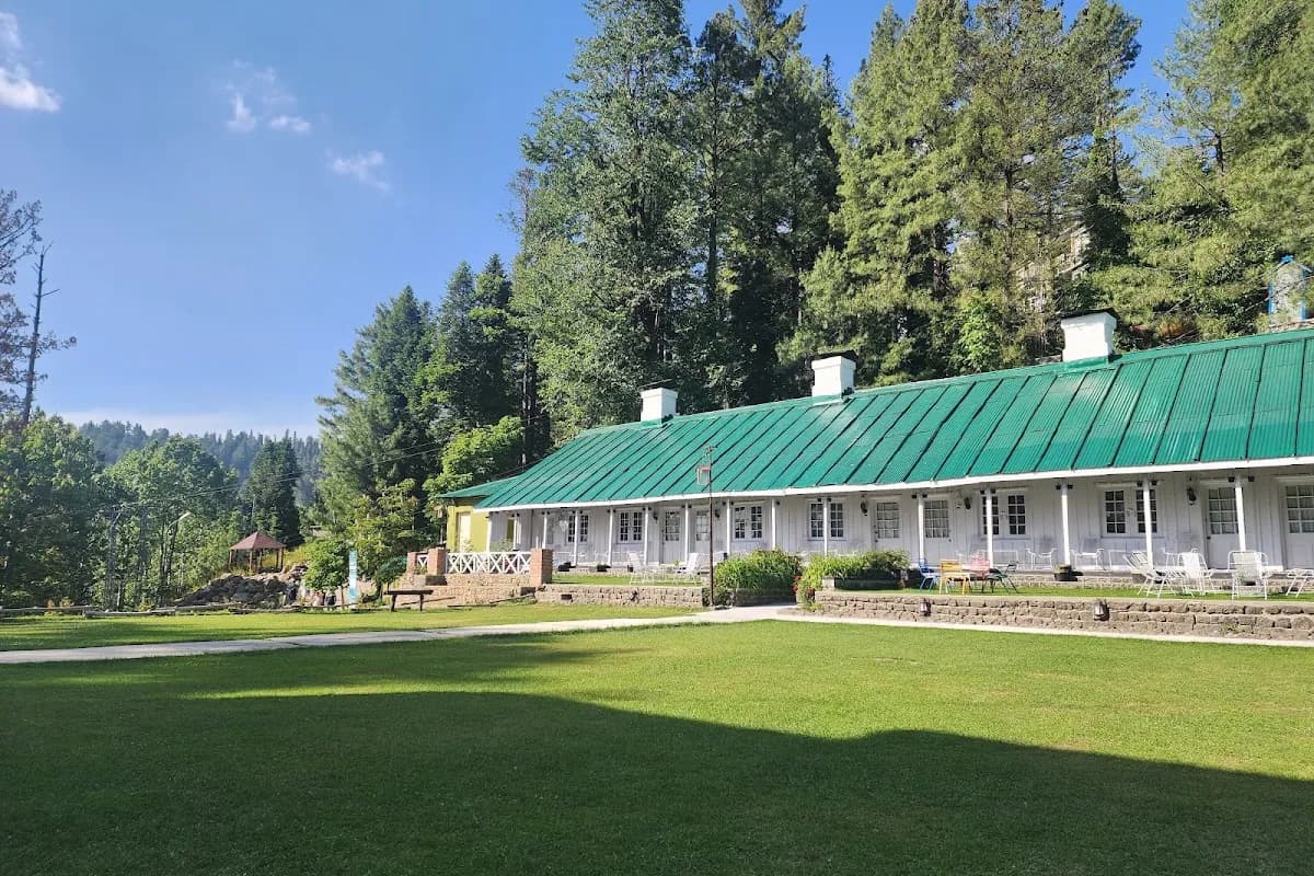Pine Crest Hotel Nathia Gali image 3