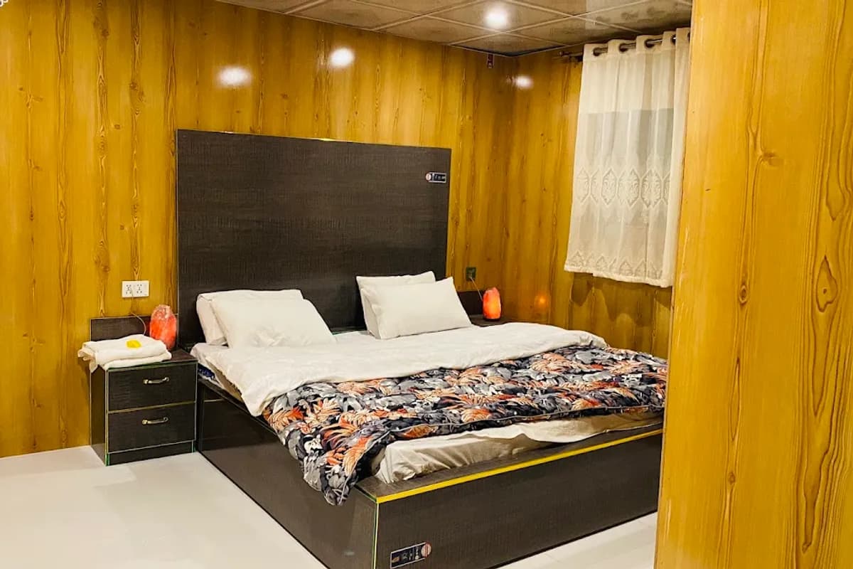 Astore Continental Hotel image 2